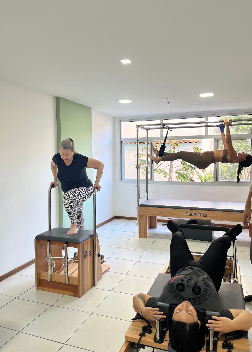 Sala de Pilates com Cadillac, Chair e Reformer